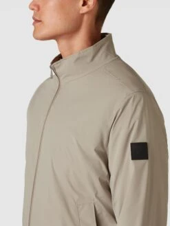 Pierre Cardin Jacke Mit Label-Patch - Beige -Beliebt Bekleidungsgeschäft 60ol0ca49d54mk2k8opj2kqb9gpjecad9os4qjq294skalib755j2jim68rkcjhk9p2kec25857kkjqb64o62p33ccpm8d33ckq3ec1kcopjiob56lgj8phi61gjep1o6lijip8