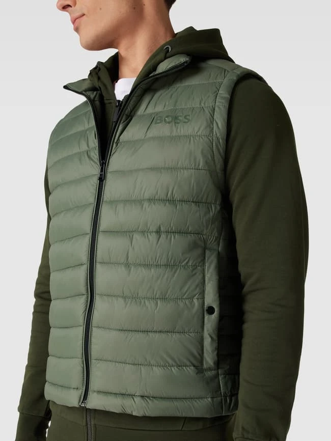 BOSS Steppweste Mit Label-Detail Modell 'Calano' - Lindgrün 5 BOSS Steppweste Mit Label-Detail Modell 'Calano' - Lindgrün – Bild 3