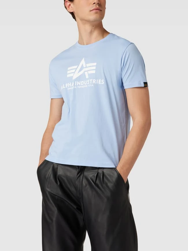 Alpha Industries T-Shirt Mit Label-Print Modell 'BASIC' - Hellblau 6 Alpha Industries T-Shirt Mit Label-Print Modell 'BASIC' - Hellblau – Bild 4