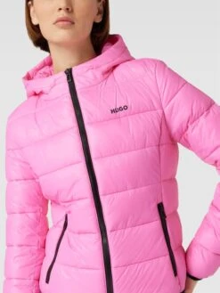 HUGO Jacke Mit Label-Print Modell 'FAMARA' - Pink -Beliebt Bekleidungsgeschäft 6p442di4aopkml2j951k2ihk6523il2364qj0jpg8co3ec9j8d95cjhh6h74okhi6cpkke2fah938gqe913maor2ccpm8ohnckpm6e1kc5h6aeb269ijae1h71h32dr16cpmcd8