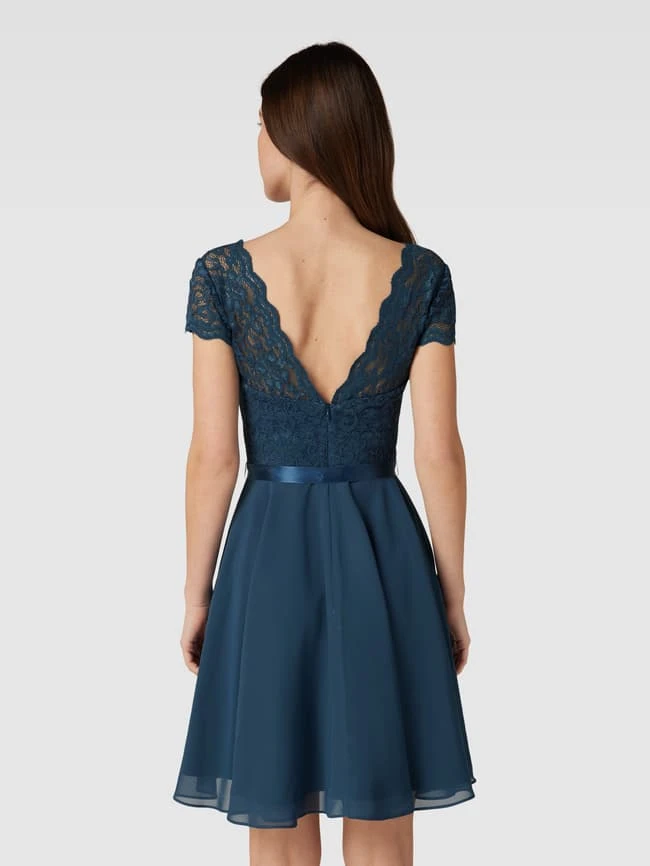 Swing Cocktailkleid Mit Spitzenbesatz - Rauchblau 7 Swing Cocktailkleid Mit Spitzenbesatz - Rauchblau – Bild 5