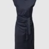 Windsor. Windsor Cocktailkleid Mit Knotendetail - Marineblau 2 Windsor. Windsor Cocktailkleid Mit Knotendetail - Marineblau -Beliebt Bekleidungsgeschäft 71746j29659jchpgah4k6kq26kpkkc1nad3kohacah14uihga53j6d2364p38lhna98jidab6l0k4jho853jie1p61hj2d9pcli66chkc8p66e9ncph68cpi61i62or66th3aco