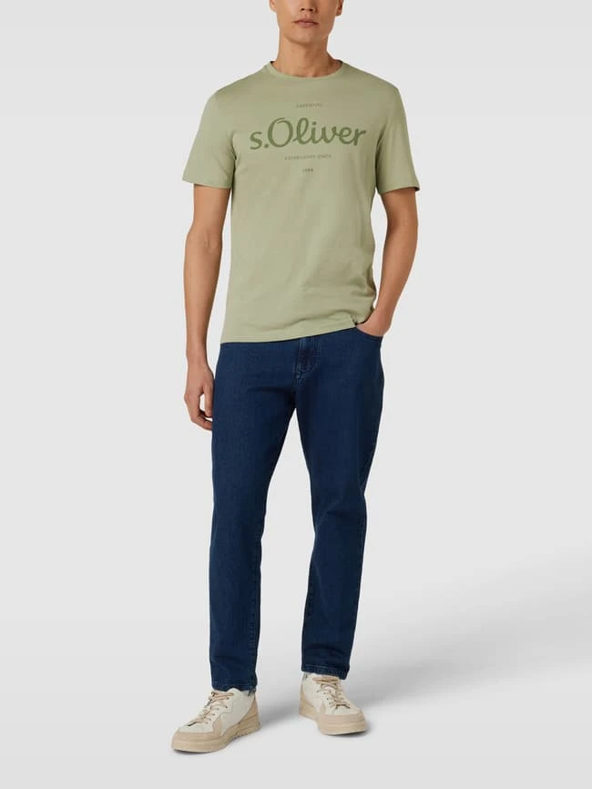 S.Oliver RED LABEL T-Shirt Mit Label-Print Modell 'Logo' - Schilf 3 S.Oliver RED LABEL T-Shirt Mit Label-Print Modell 'Logo' - Schilf