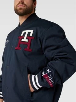 Tommy Hilfiger Big & Tall PLUS SIZE College-Jacke Mit Label-Stitching - Marineblau -Beliebt Bekleidungsgeschäft 854jckql74s4mhhhad454gab9cskshab64sjed9lagp4qi2k6d24uiqg913jila2a9akeh9h6ha4ql9g8l3jgchocpgjcoj5cdi30e1k64r38ohl68omad9n6kpj0d9j6srmapg