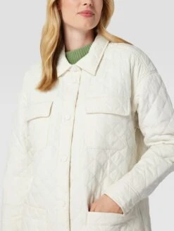 Christian Berg Woman Steppmantel Mit Pattentaschen - Offwhite -Beliebt Bekleidungsgeschäft 858k8l1o6t3k4ia571958di9ah3jiiq974qkoj1ja594scif6d930ia3a94kciqfaoslckica594ogi89h3jad1k6ksm8e34c8rm6dhkc5gm2e33c4r30e1nc4s36cr46dijcp0