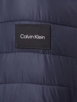 CK Calvin Klein Steppjacke Mit Stehkragen - Marineblau -Beliebt Bekleidungsgeschäft 88pjalac9d456gq69t3kglhna8p32k228l8l2ca46db4ckim90q3gjqi8laj8laf8l5k6iqi8t6kuha3a8o64opg6di68or174oj4c1kcli6ce9k6srmaopkc8p36dhh70pmae8