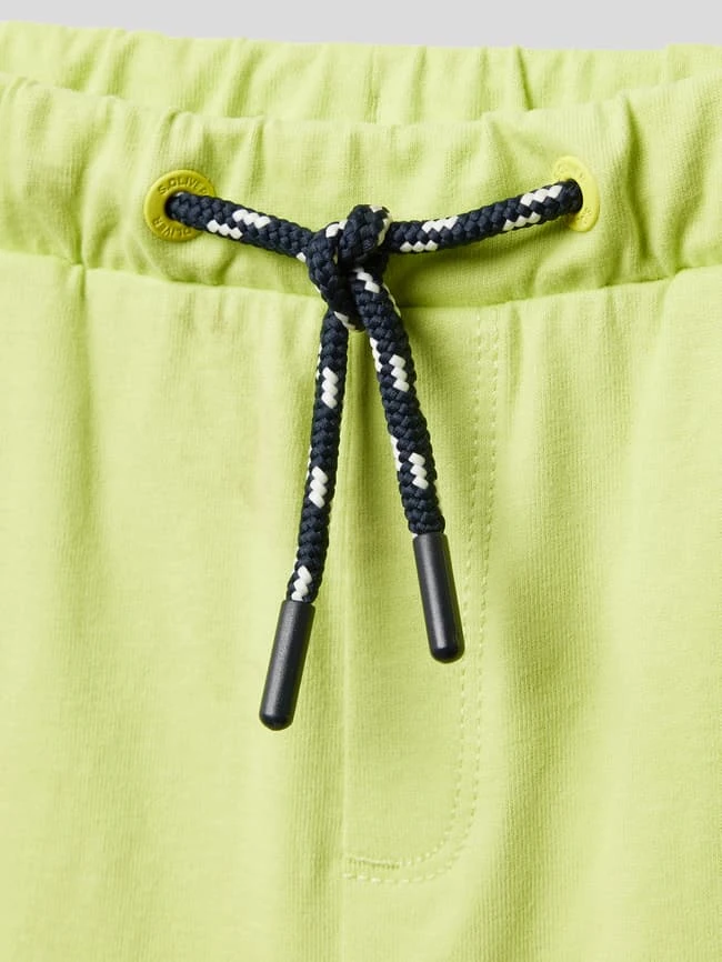 S.Oliver RED LABEL Sweatshorts Mit Französischen Eingrifftaschen - Apfelgrün 4 S.Oliver RED LABEL Sweatshorts Mit Französischen Eingrifftaschen - Apfelgrün – Bild 2