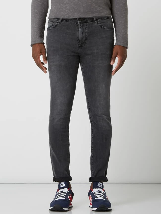 REVIEW Skinny Fit Jeans Mit Stretch-Anteil - Schwarz 6 REVIEW Skinny Fit Jeans Mit Stretch-Anteil - Schwarz – Bild 4