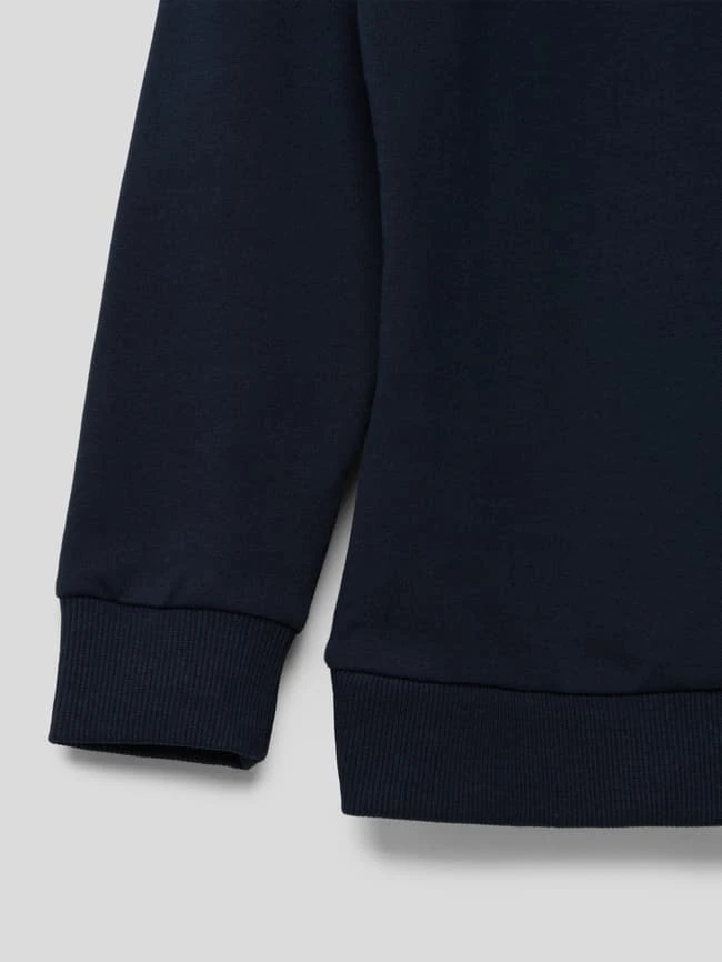 Name It Sweatshirt Mit Motiv-Print Modell 'VILDAR' - Marineblau 4 Name It Sweatshirt Mit Motiv-Print Modell 'VILDAR' - Marineblau – Bild 2