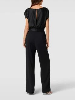 Swing Jumpsuit Mit Rundhalsausschnitt - Schwarz -Beliebt Bekleidungsgeschäft 952keca394o3ih9h85b4idpo758k8kai8913aihj6sr4kii8654j6la2a0rj8dag9krl2i1h918kagqm8h3mcpj46sq34e9oclj3ed1k6dhm2o9g74s6co9o6gr66pj56dhjgoo