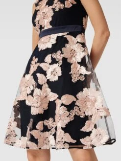 Christian Berg Cocktail Cocktailkleid Mit Taillenpasse - Marineblau Meliert -Beliebt Bekleidungsgeschäft 9cs58l25a90j0ihkal6kcc9j9h64cgpmadb30jpi9d844hq46p4laj1hal1l2jam8oskuja899akmjpi9d3jgo9mcks62pj26co3ap1k60sm6e9o65im4p1k6kr32cb369i30e0