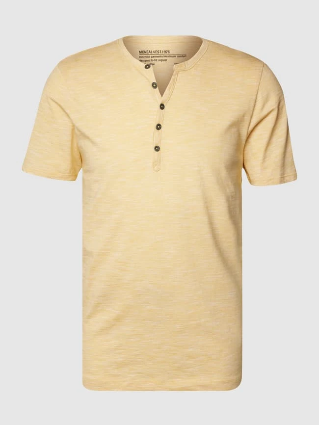 MCNEAL T-Shirt Mit Knopfleiste - Dunkelgelb 4 MCNEAL T-Shirt Mit Knopfleiste - Dunkelgelb – Bild 2