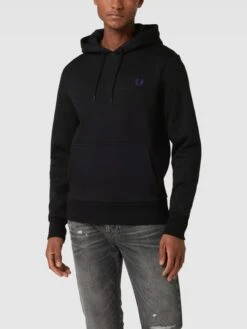 Fred Perry Hoodie Mit Label-Design Modell 'Laurel' - Schwarz -Beliebt Bekleidungsgeschäft 9l93clhm9l3k8ji3691j2chj6l6kqci7657k4ea39cskucqf8h852d2d6d4k6j1h715l6k26712jahiaa53j4or5ckq3gc31chij4e9k6so34ohjc9h3iohh61ijadpm60q32o8