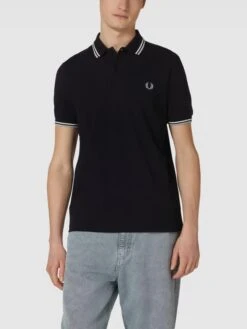 Fred Perry Poloshirt Mit Logo-Stickerei Modell 'FRED' - Schwarz -Beliebt Bekleidungsgeschäft 9p73alib950j4gic8orj4jhp6925chai715k4dil74q3gd2d8l3l0kpoacp48iak64q58iqk9924oga58ko30ob16sqm6e1j6pim6p9kcorj6ohk6lijichm68p62cb3cgsjedg