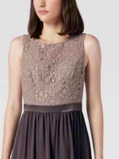 Jake*s Cocktail Cocktailkleid Im Vokuhila-Stil Mit Paillettenbesatz - Taupe -Beliebt Bekleidungsgeschäft 9t83aiak899j2dhm6d434gi391b36iqa74r32ki29t63ej1i68pjghqj9ookshi58crjahaj8h956cijago3ce1hcdgm2d31cco64o9k6cqjeeb265hjec1k6hgj0pb1coq34e0