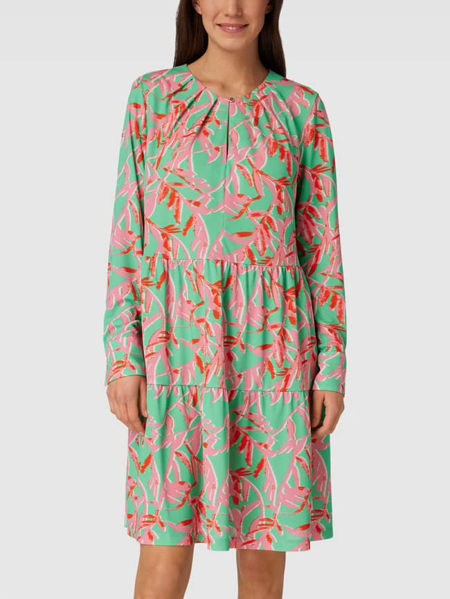 Marc Cain Knielanges Kleid Mit Allover-Muster - Apfelgrün 6 Marc Cain Knielanges Kleid Mit Allover-Muster - Apfelgrün – Bild 4